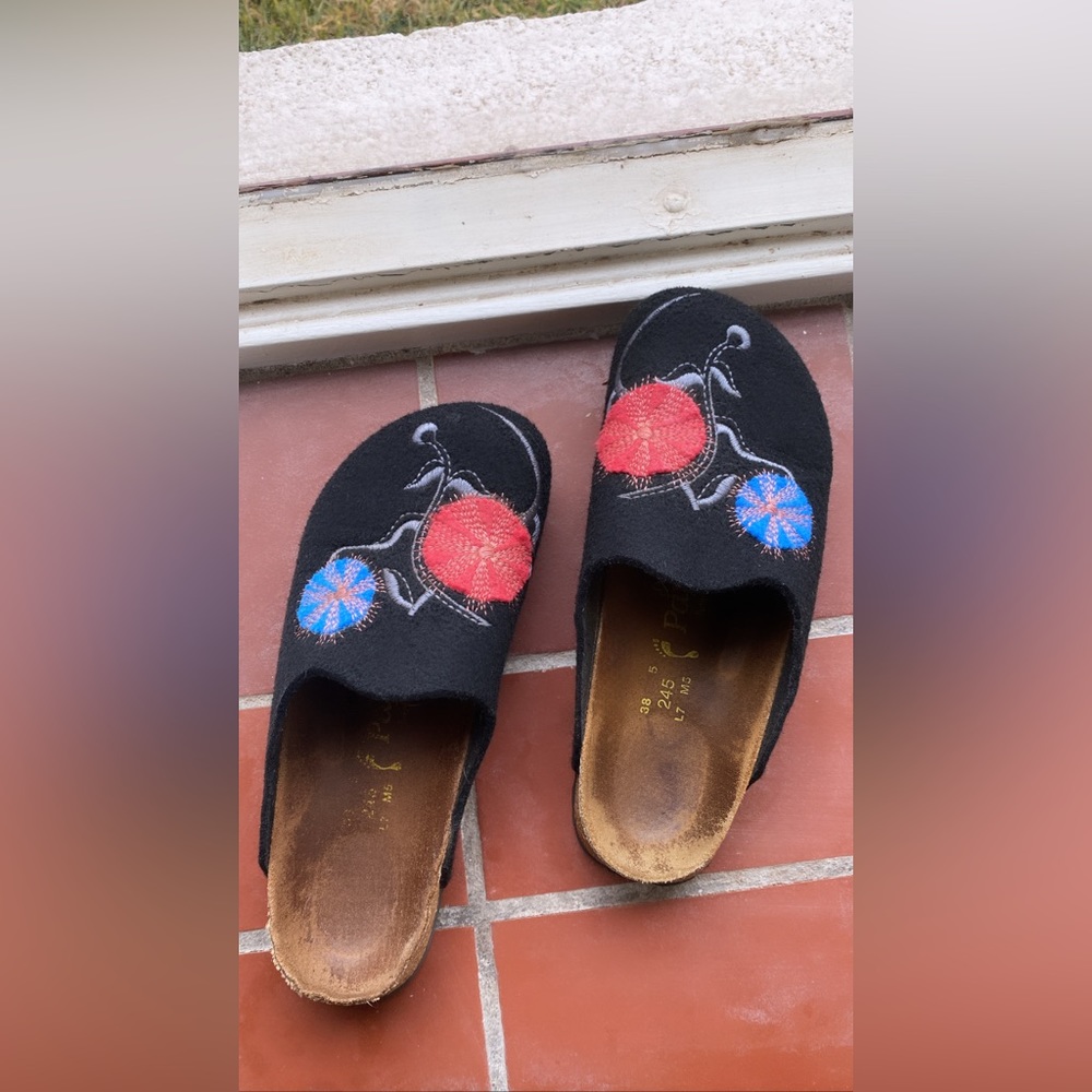 Size 38 Papillo/ Birckenstocks Clogs Wool/ Felt with Floral Design